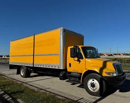 2019 International 4300 26ft Box Truck