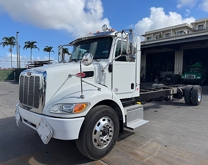 2017 Peterbilt 337